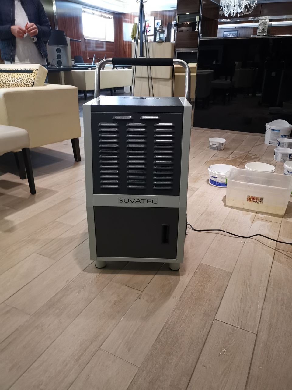Dezumidificator profesional SUVATEC B 890 Wi-Fi, 90 L/24h